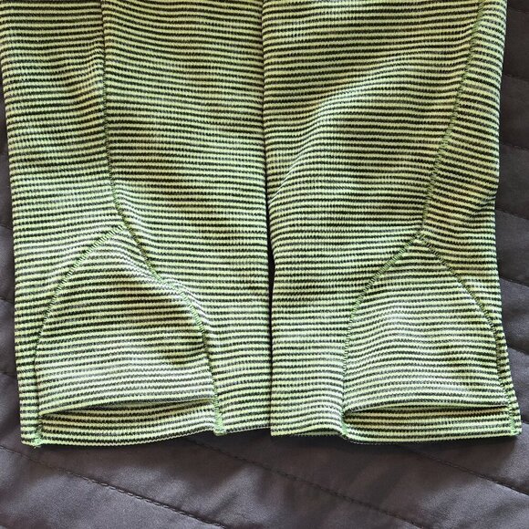 Lululemon Swiftly Tech LS 2.0 *Race Length- 12 Wee Are From Space Faded Zap - Picture 8 of 8